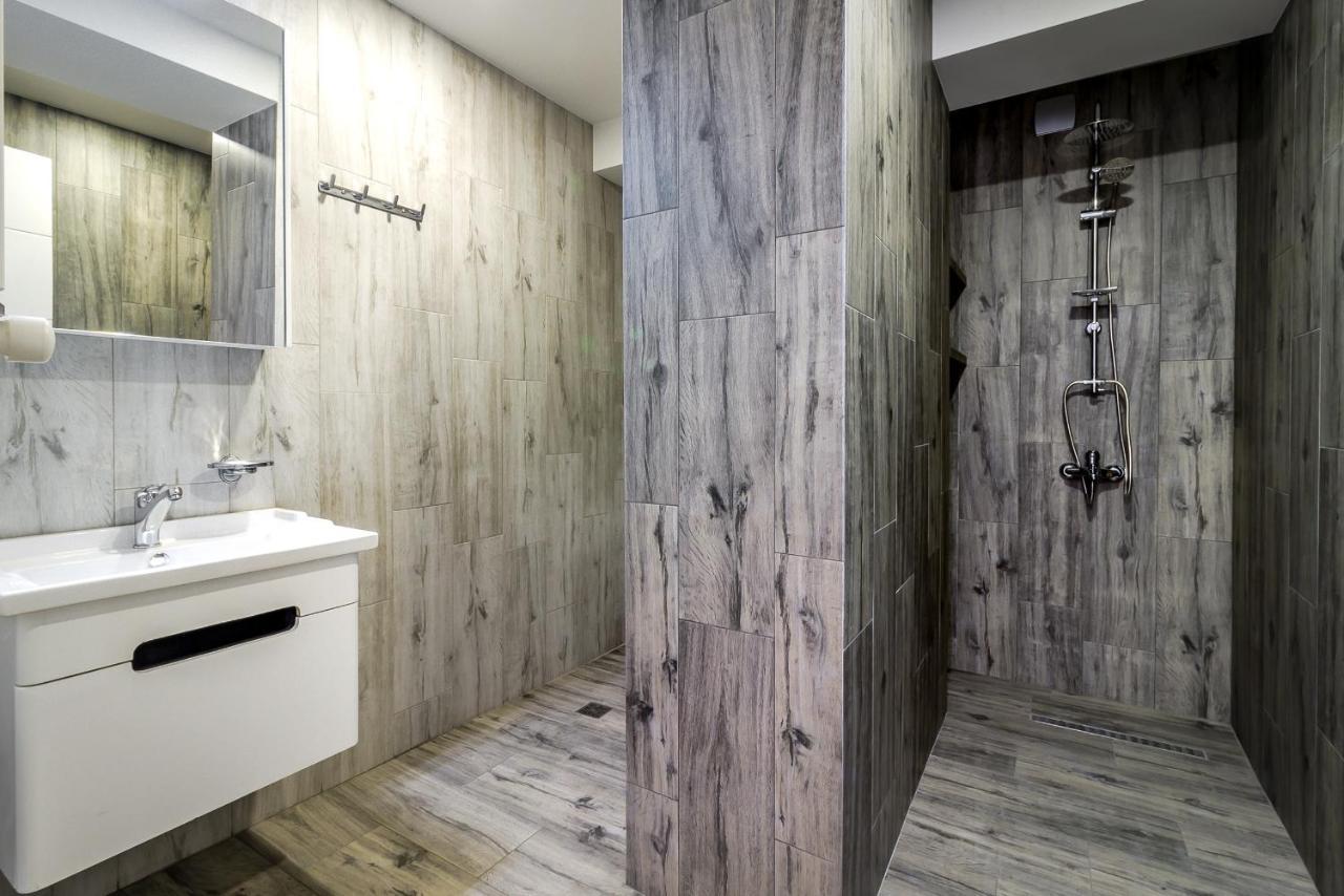 Modern Apartment In Old Тбилиси Екстериор снимка