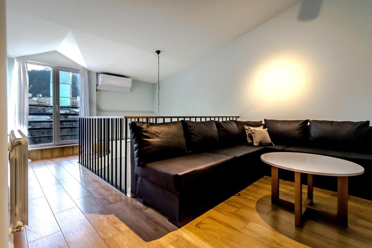 Modern Apartment In Old Тбилиси Екстериор снимка