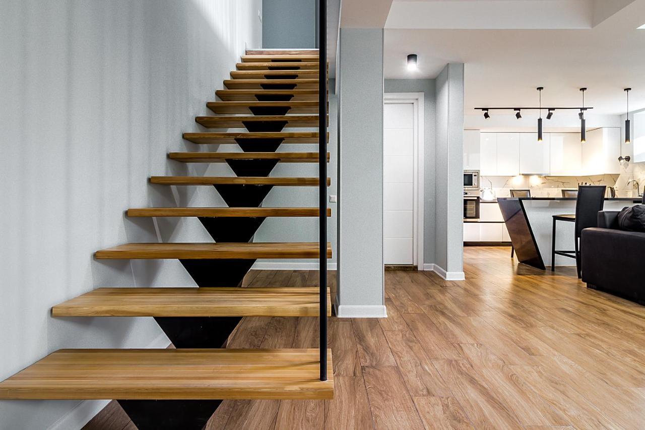 Modern Apartment In Old Тбилиси Екстериор снимка