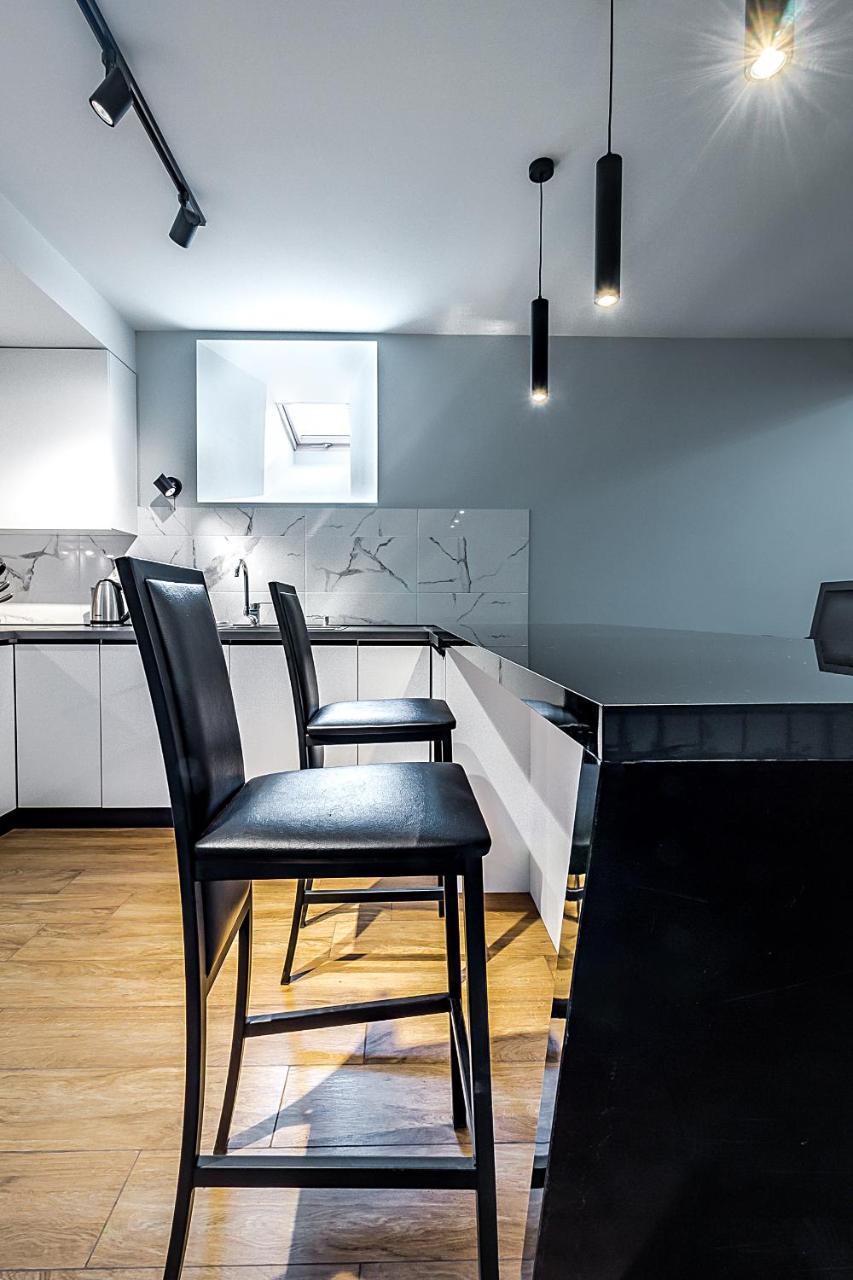 Modern Apartment In Old Тбилиси Екстериор снимка