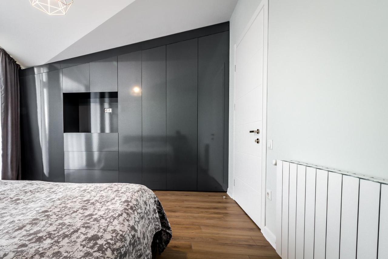 Modern Apartment In Old Тбилиси Екстериор снимка
