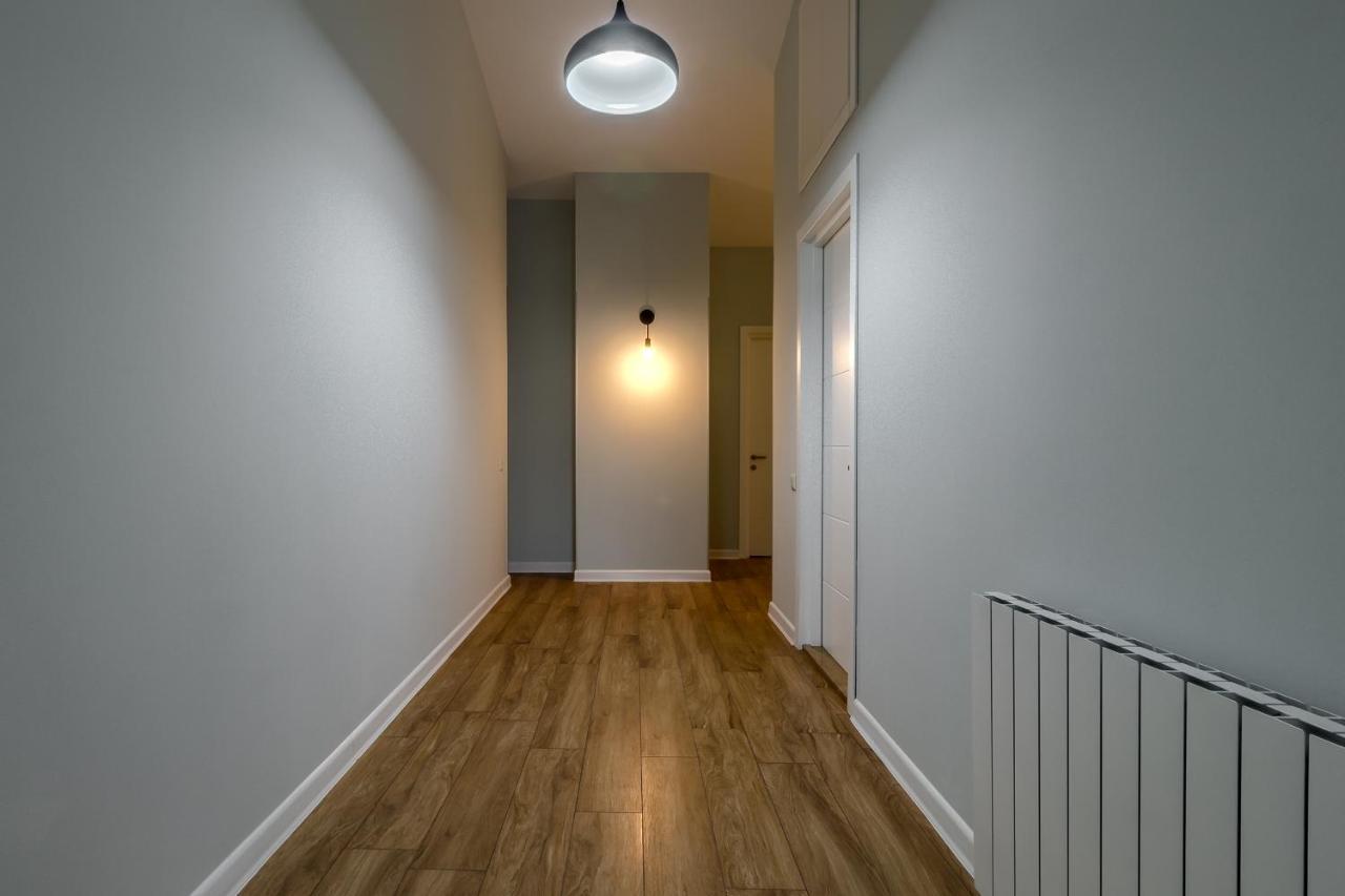 Modern Apartment In Old Тбилиси Екстериор снимка