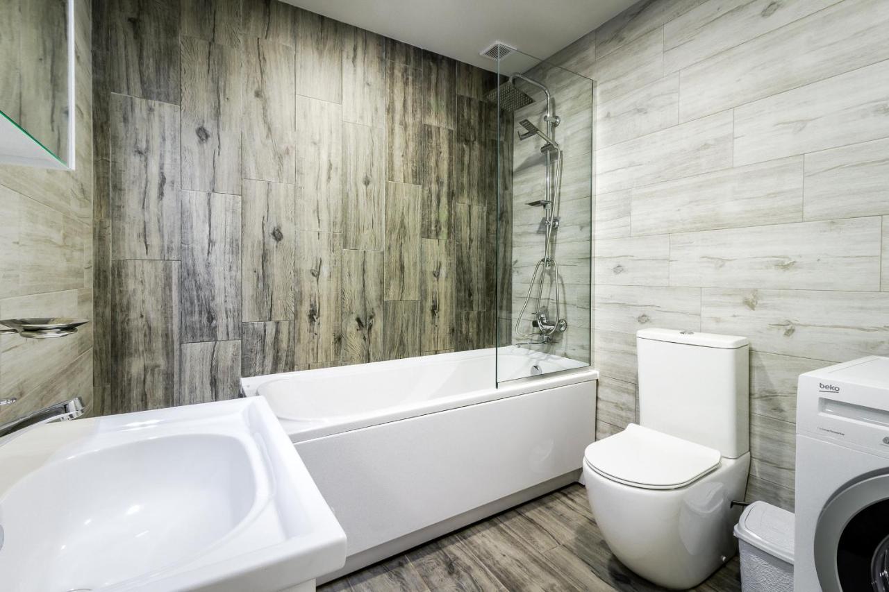 Modern Apartment In Old Тбилиси Екстериор снимка