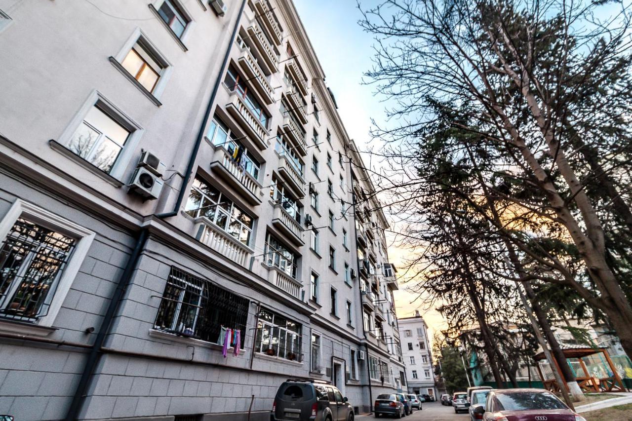 Modern Apartment In Old Тбилиси Екстериор снимка
